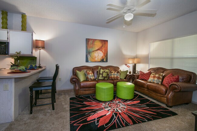 Building Photo - The Cliffs Townhouses