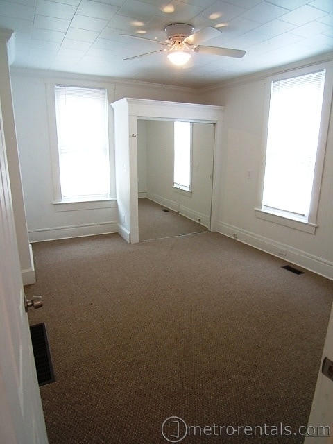 Building Photo - 513 S Lazelle St