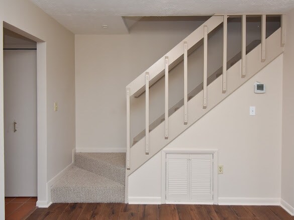 Building Photo - 562 Tusculum Ave