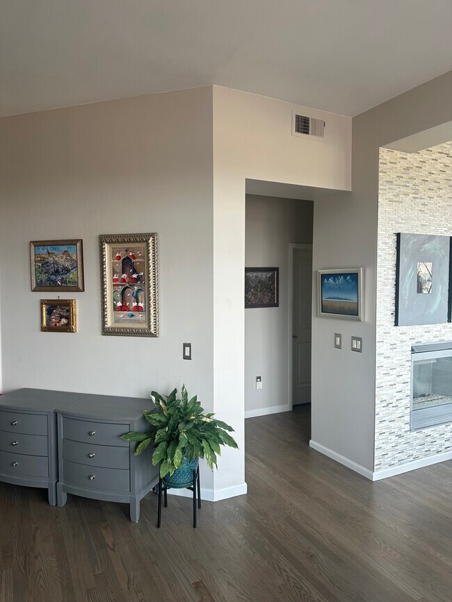 Building Photo - 7820 Inverness Blvd