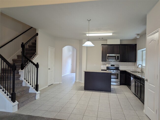 Building Photo - 13319 Lansdown St