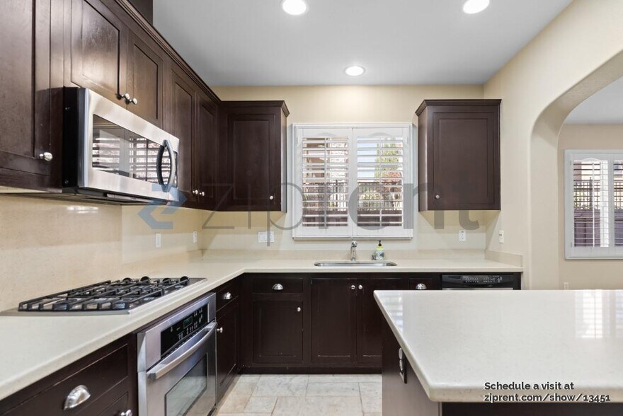 Building Photo - 467 Crab Apple Terrace