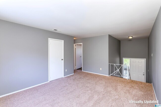 Building Photo - 1112 S Gale Dr