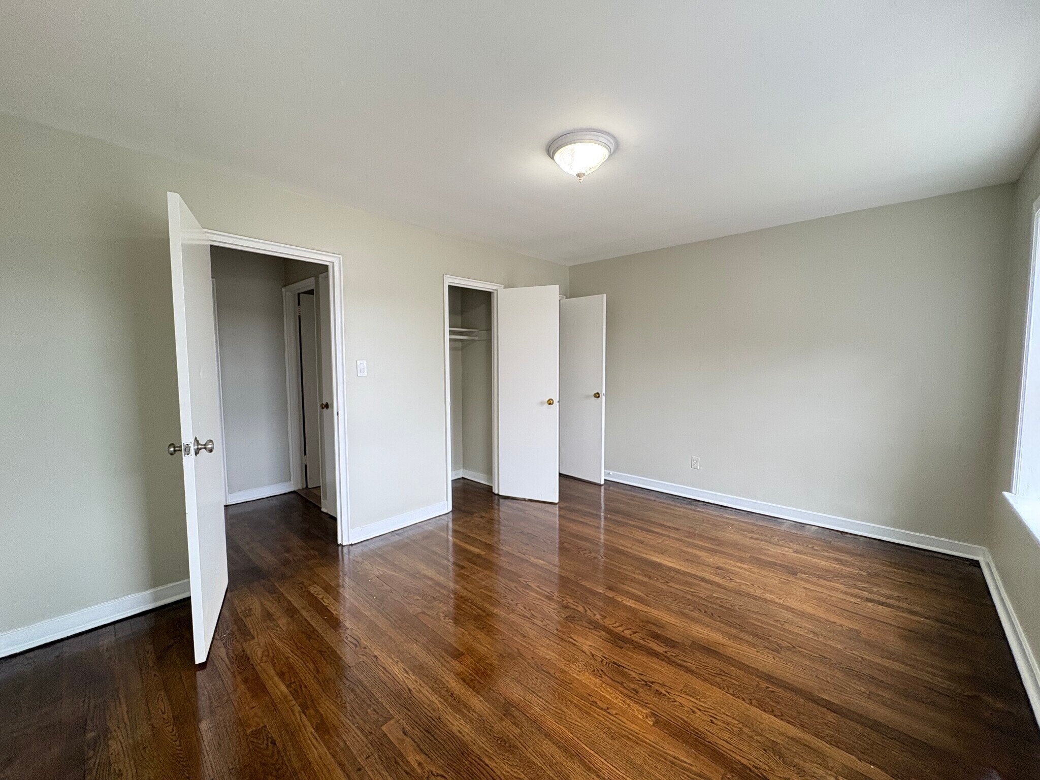 4C - 67 Lincoln Ave