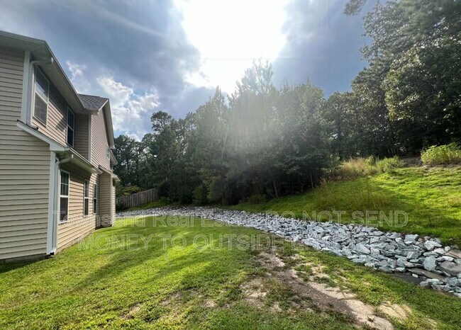 Building Photo - 6426 Burnside Pl