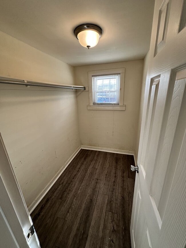 Building Photo - 9421 Peachtree St