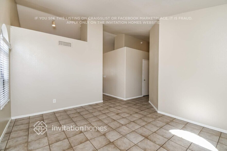 Building Photo - 1162 W Park Ct