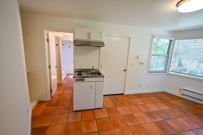 Building Photo - Dolores Street Triplex