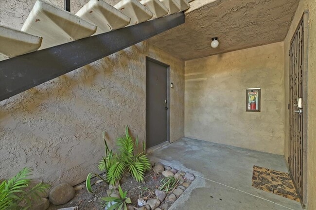 Building Photo - 9175 Campina Dr