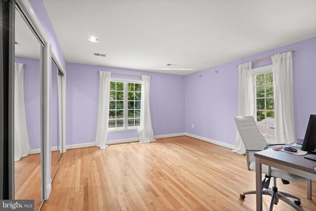 Building Photo - 9809 Hall Rd