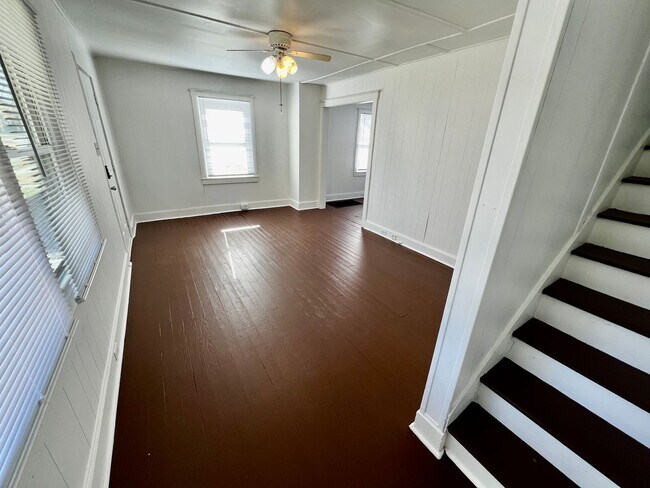 Building Photo - 1404-1406 Berry Street