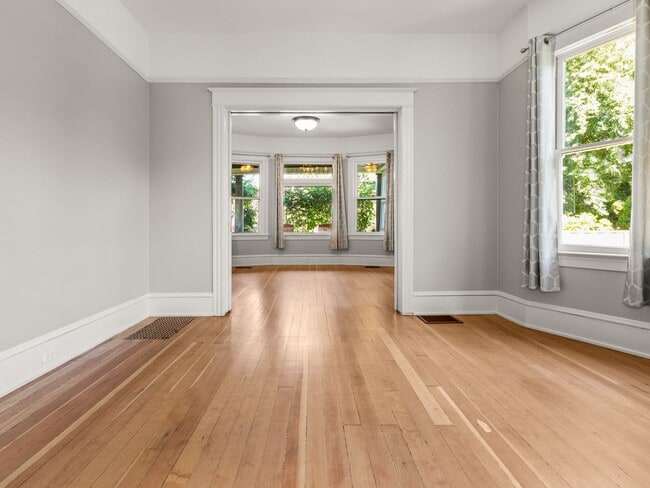 Building Photo - 5 bedroom, 2 bath in North Portland - Bois...