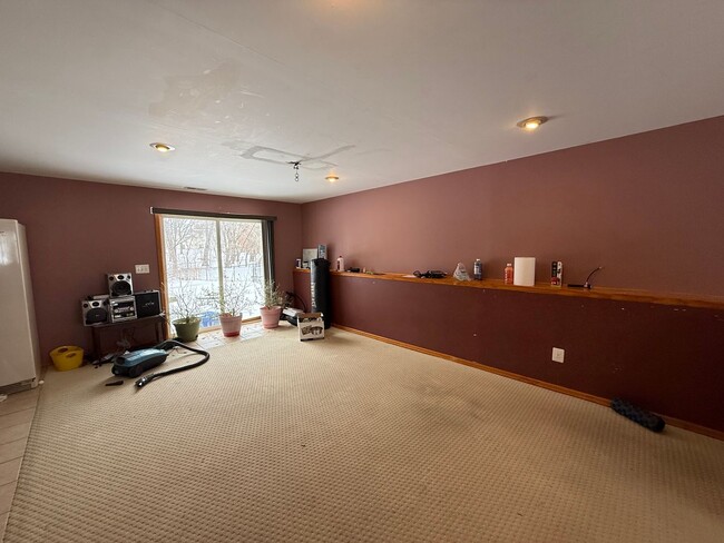 Building Photo - Spacious 5 Bedroom Home in Andover | Finished Walkout | 3-Car Garage