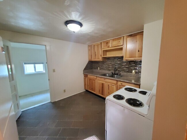 Building Photo - 8342 Plantation Rd