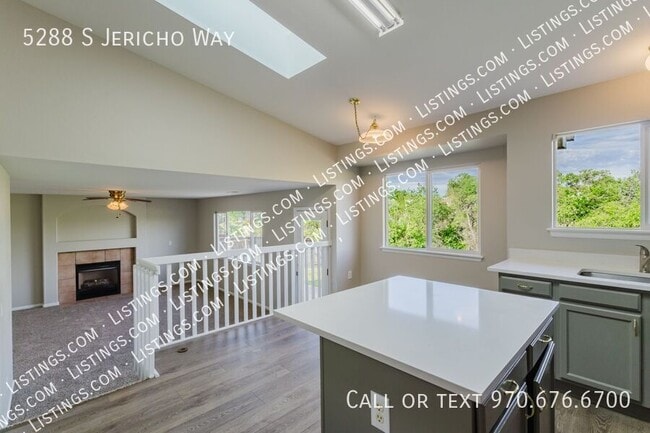 Building Photo - 5288 S Jericho Way