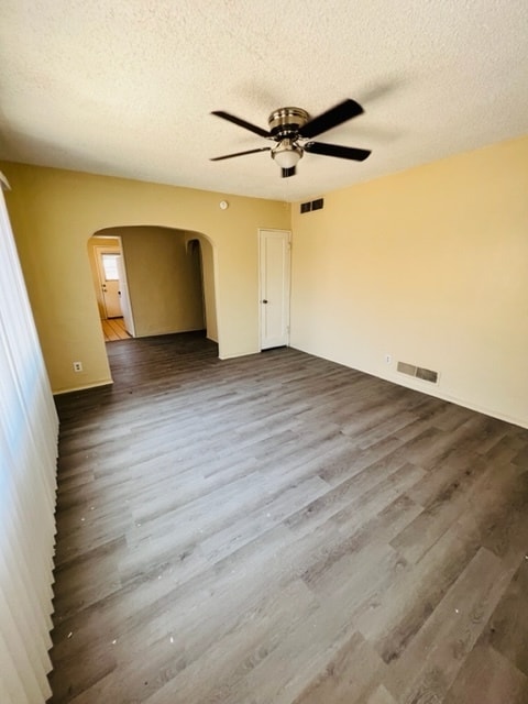 Building Photo - FOR RENT