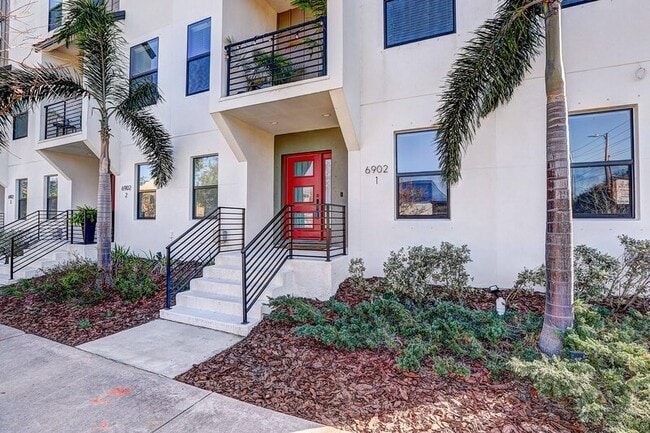 Building Photo - 6902 S MacDill Ave
