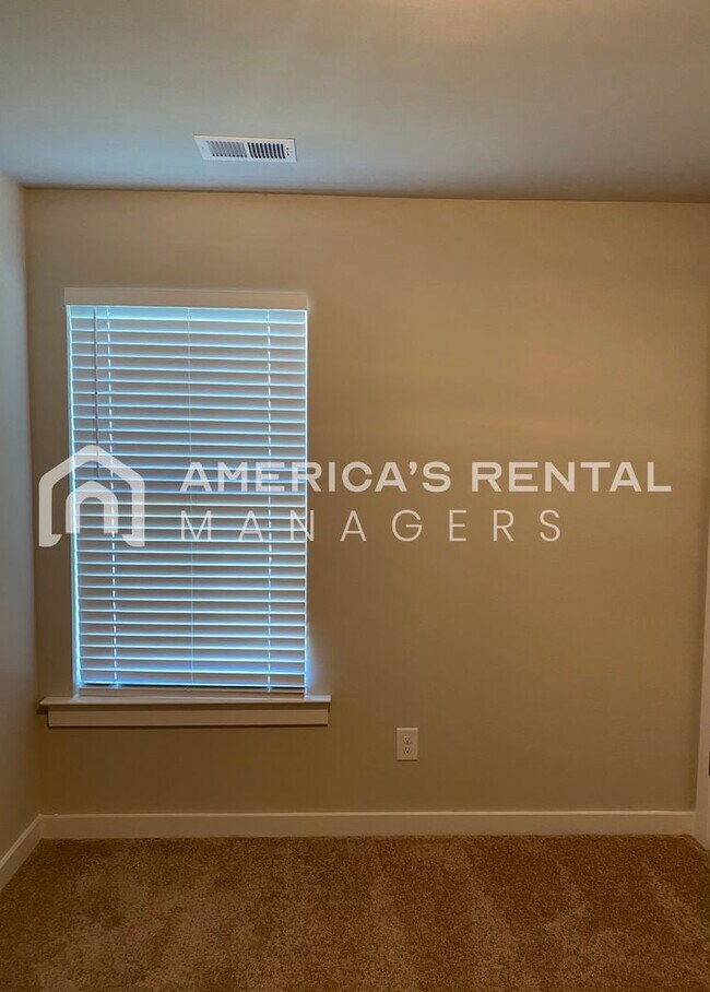 Building Photo - Home for Rent in Jemison, AL... Available ...