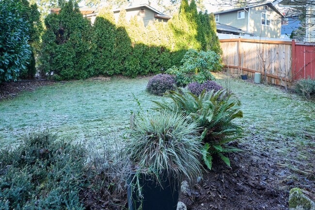 Building Photo - 10028 124th Ave NE