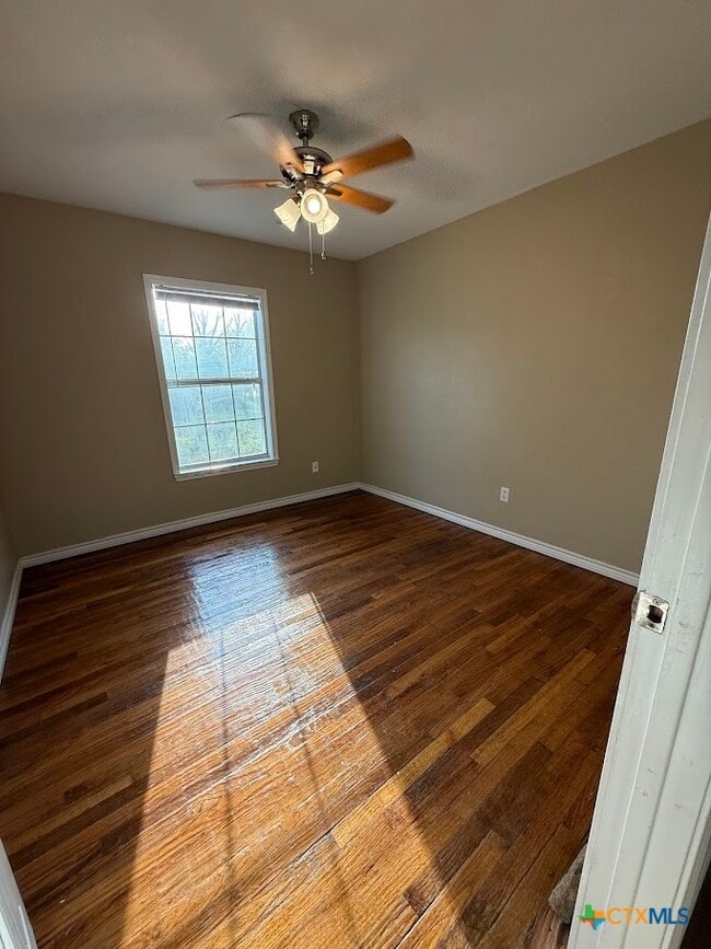 Building Photo - 784 Samuels St