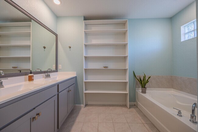 Building Photo - 2460 Timber Forest Dr