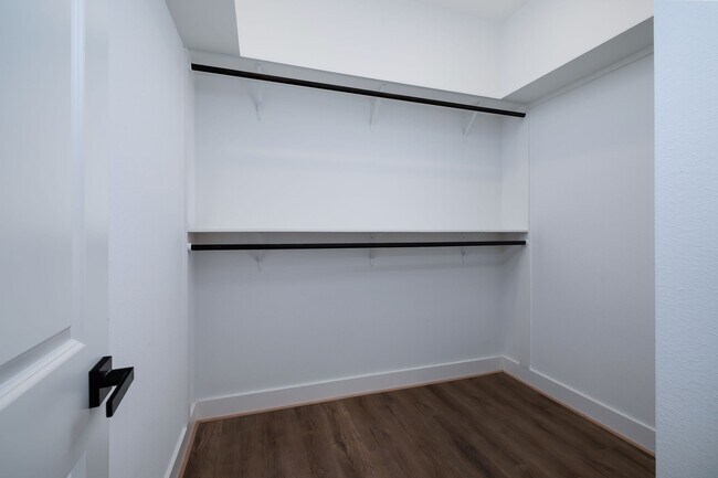 Building Photo - 354 Peach Pt Ln