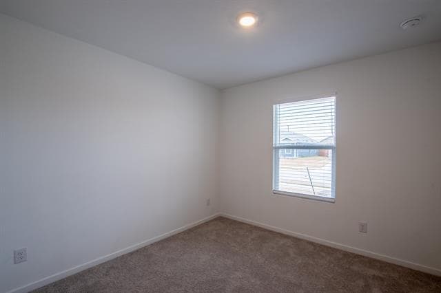 Building Photo - 1605 Parlier St