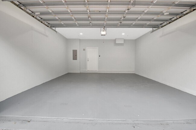 Building Photo - 1635 N Federal Hwy