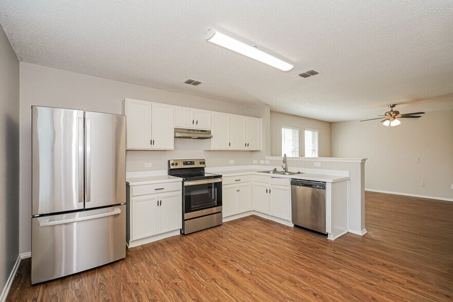 Building Photo - 105 Teal Rd