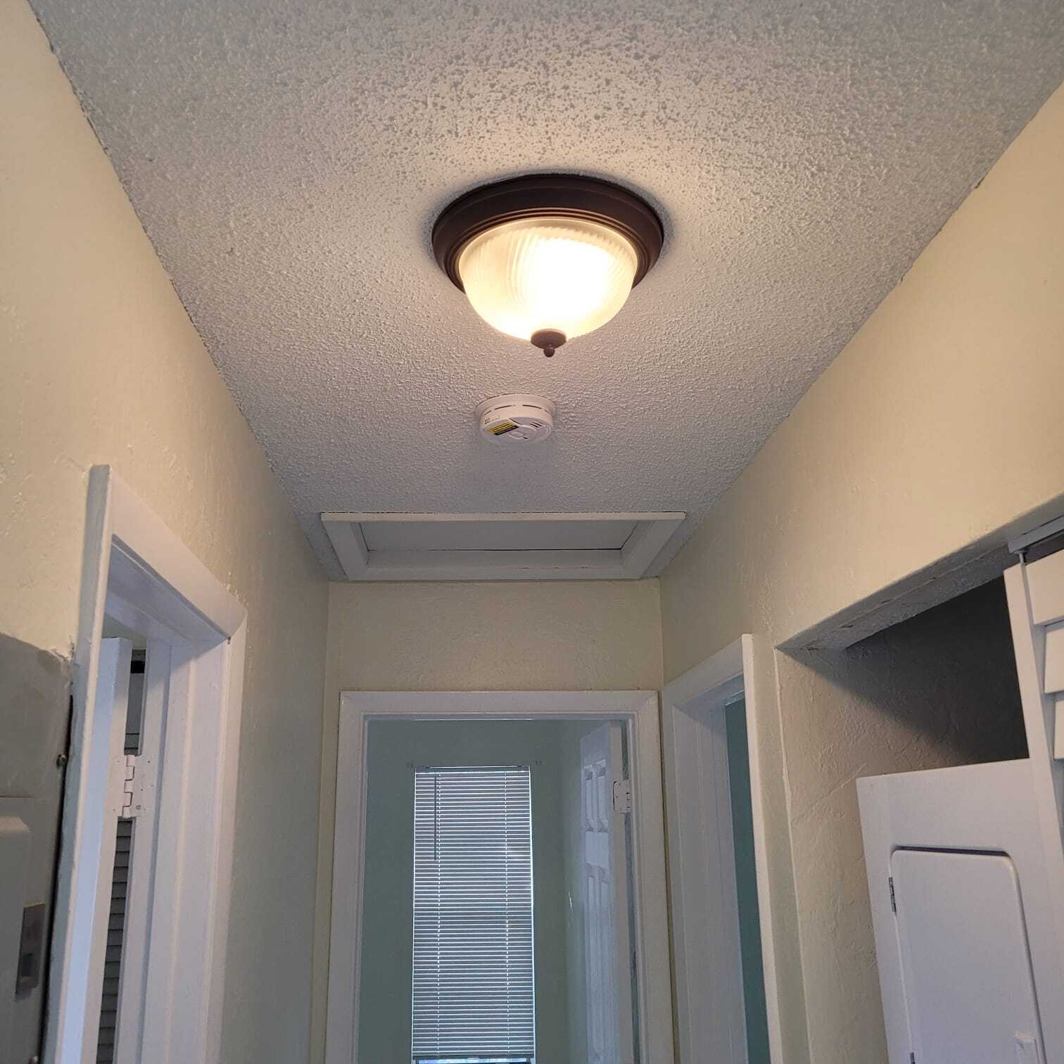 Building Photo - 1440 SW 41st Ave