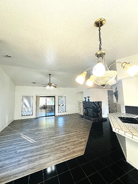 Building Photo - 912 Mandana Ct