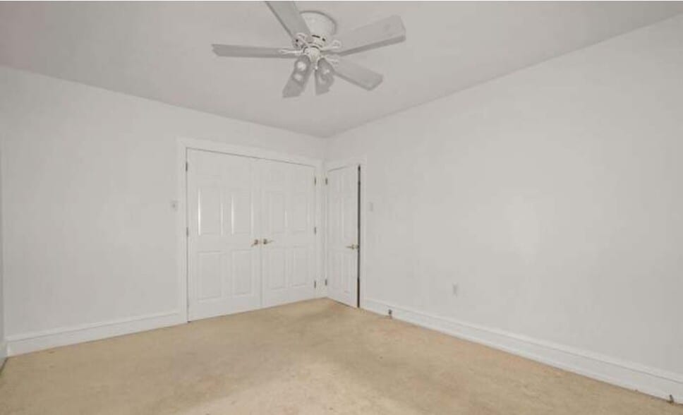 Large Bedroom - 20 E Coulter Ave