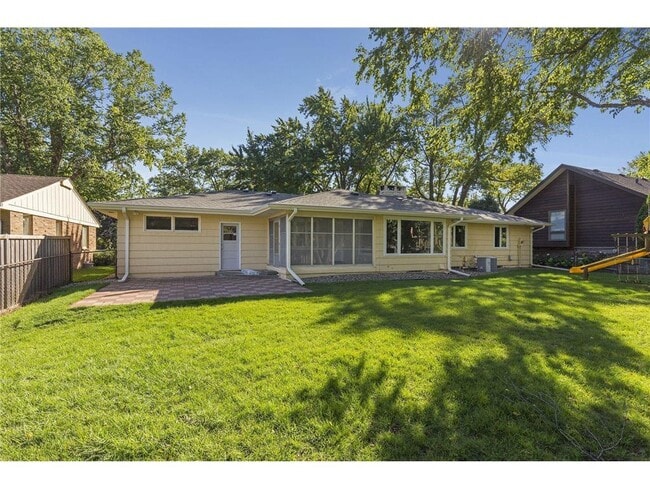 Building Photo - 4222 Basswood Rd