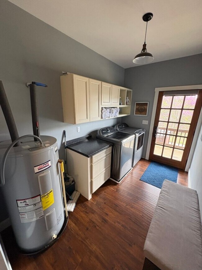 Building Photo - 1150 Sanctuary Shrs Wy