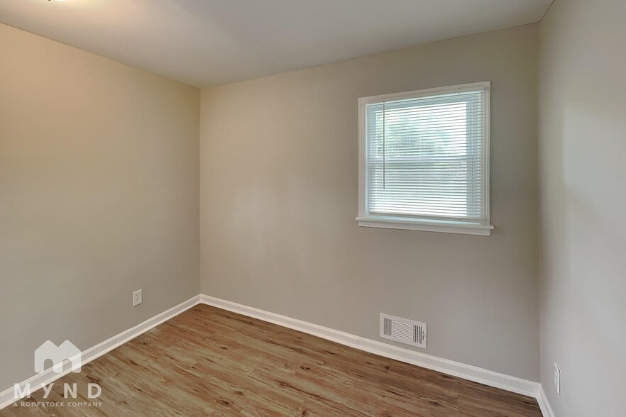 Building Photo - 6345 Oakview Ln