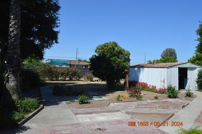 Building Photo - 930 S Rose St