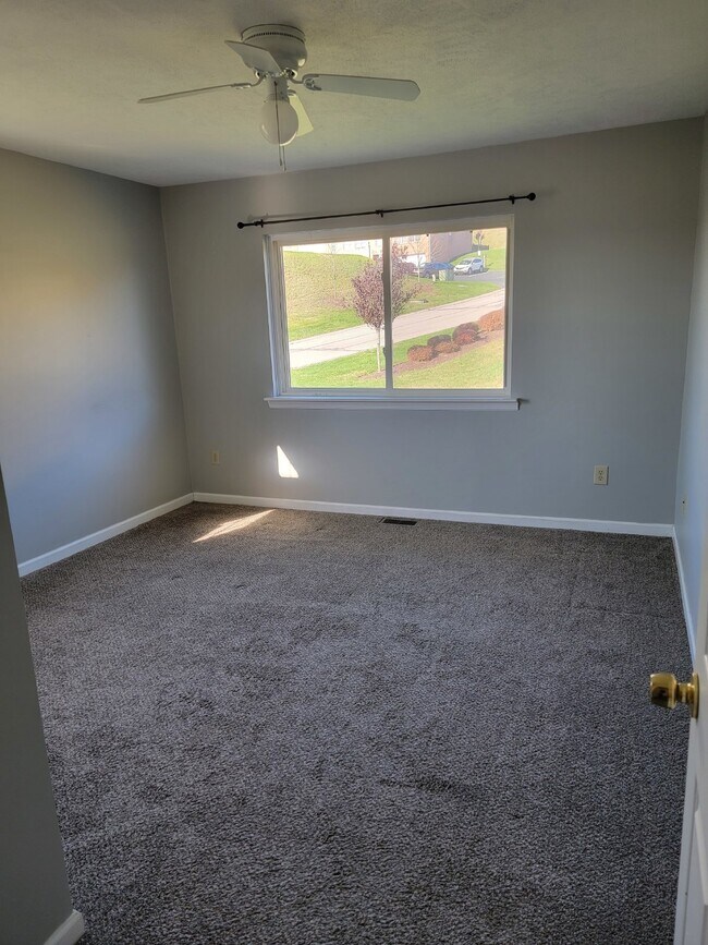 Building Photo - 801 Wingate Dr