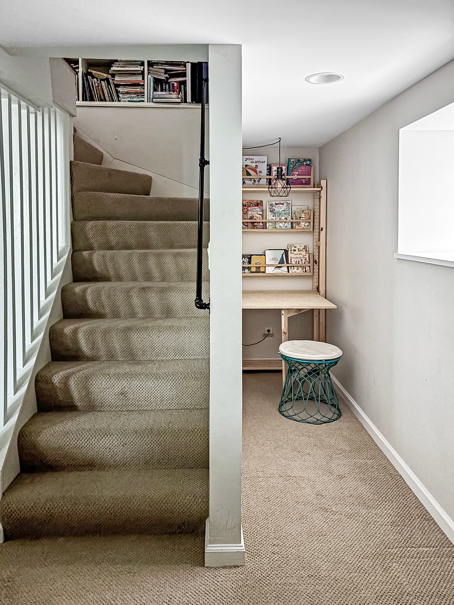 Stairway/Reading Nook - 4532 N Albany Ave