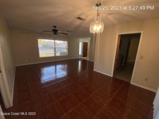 Building Photo - 304 Darrow Ave