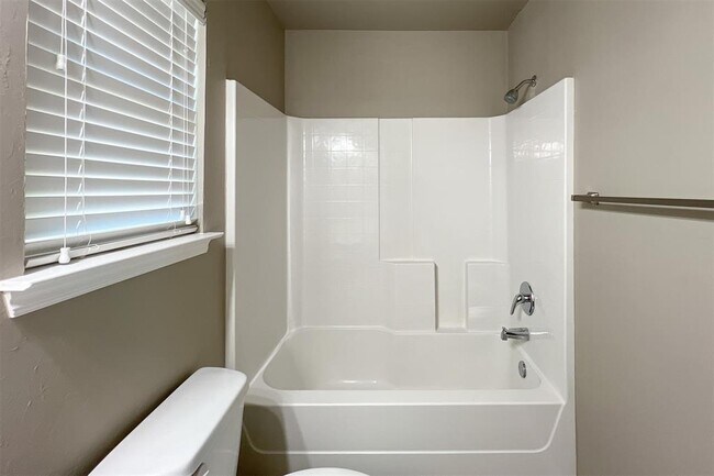 Building Photo - 7804 Bennie Terrace