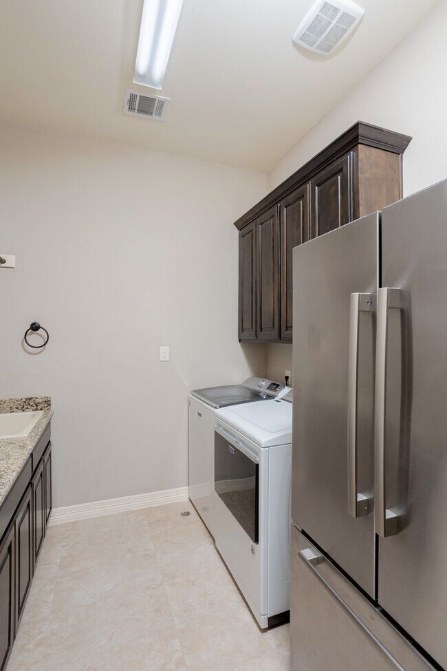 Building Photo - Home for Rent