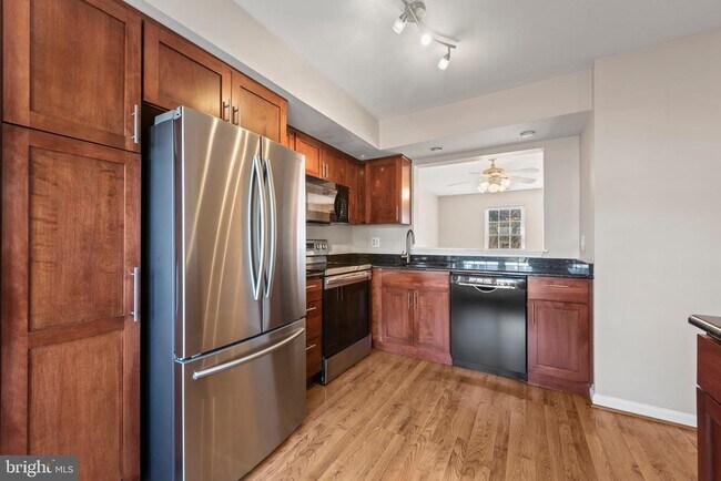 Building Photo - 21673 Hazelnut Square