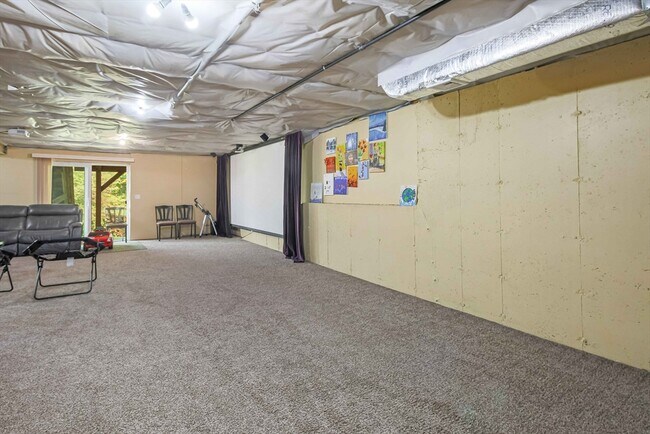 Building Photo - 68 Buttercup Ln