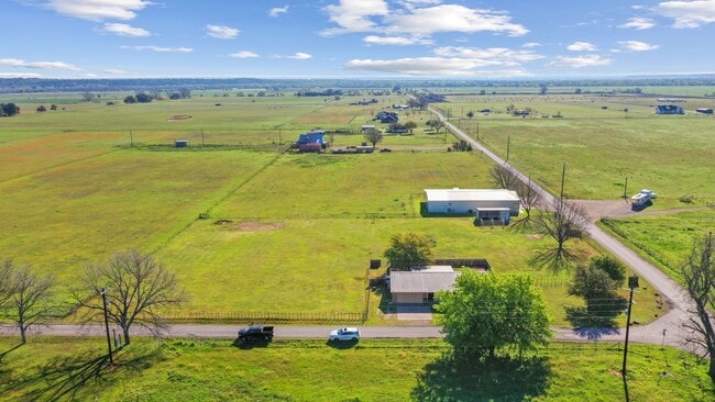 Building Photo - Horse Property