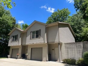 Building Photo - 27-28 Cherry Hill Ct - Hampton, IL