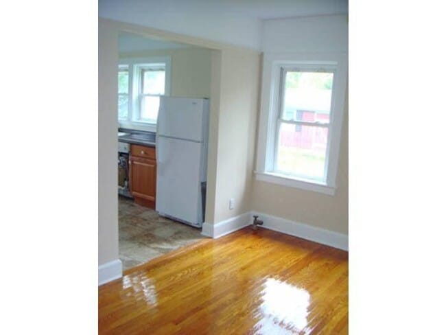 Building Photo - 18 Grove St