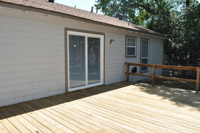 Building Photo - 1243 Centerville Rd