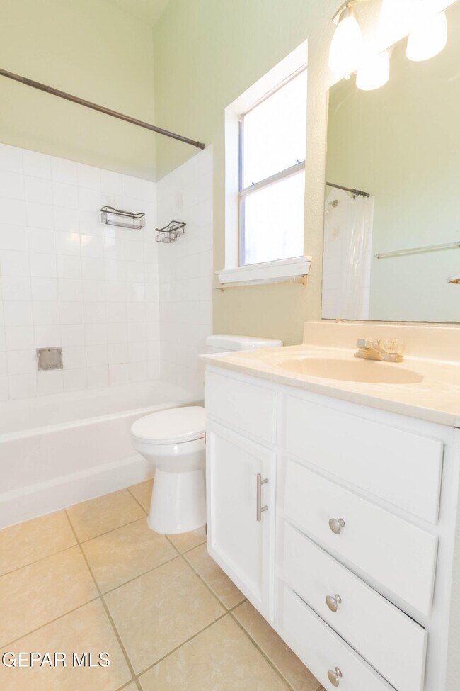 Building Photo - 12056 Bellows Ct