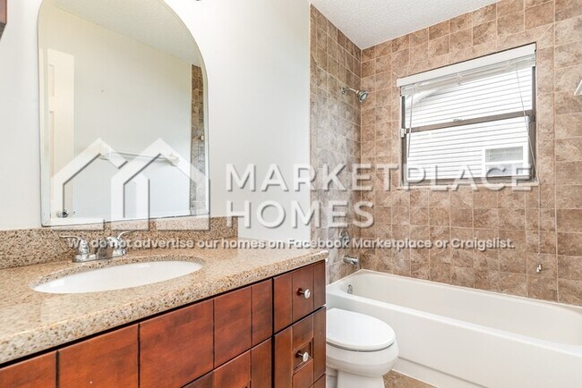 Building Photo - 11632 Poydras Ln