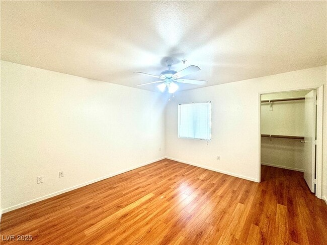 Building Photo - 950 Seven Hills Dr